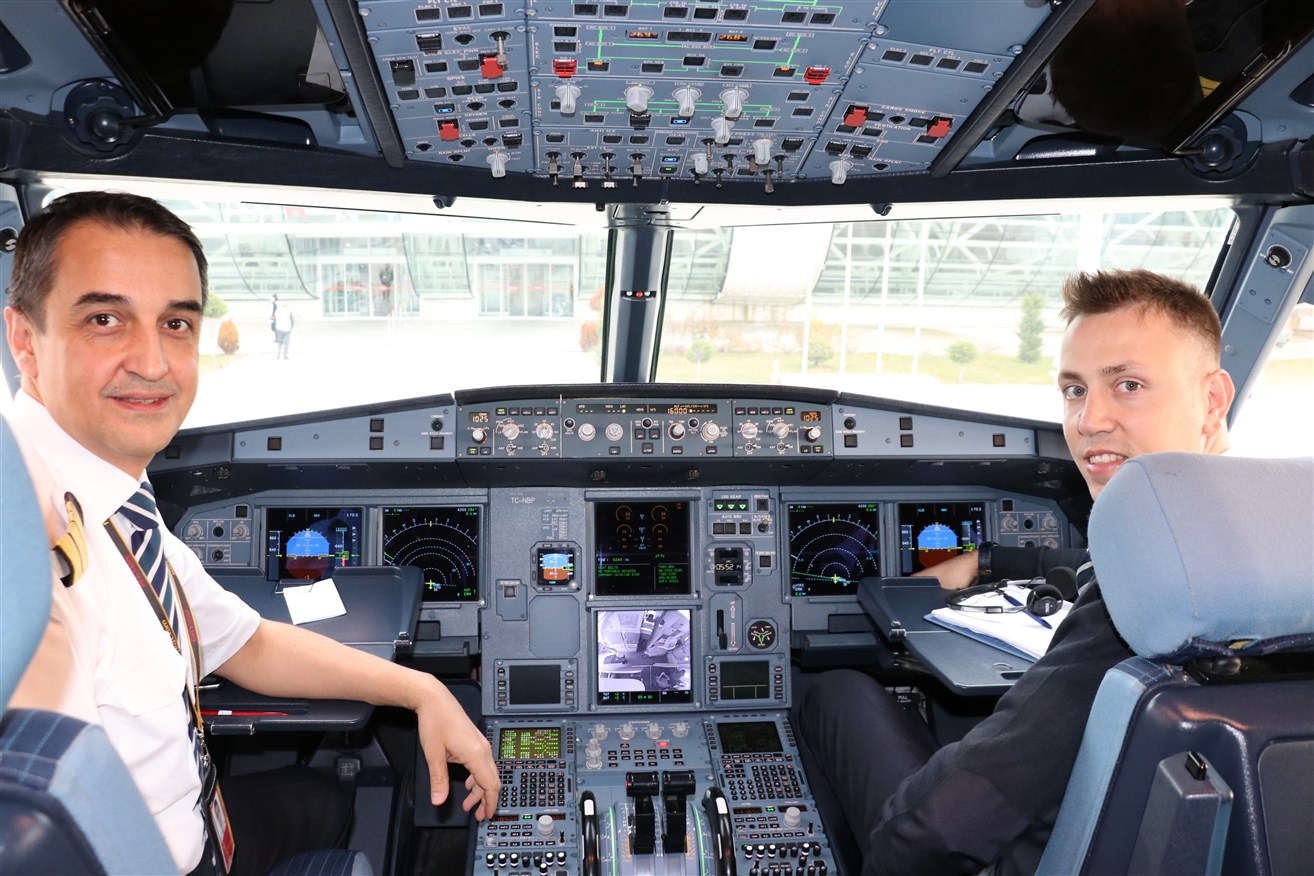 kaptan ve yardımcı pilot